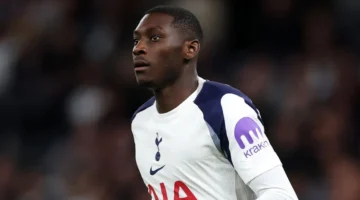 مهاجم توتنهام راندال كولو مواني يوافق على الانتقال لنادٍ جديد رغم صراع الهبوط